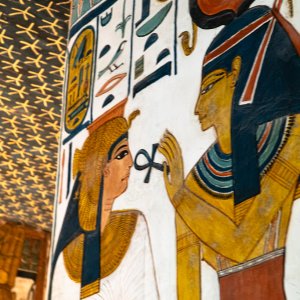 Isis and Nefertari1.jpg