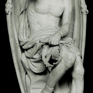 Statue-en-marbre-de-Lucifer-par-Guillaume-Geefs-a-la-cathedrale-Saint-Paul-de-Liege-Belgique.jpg