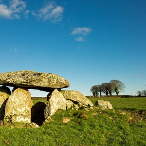 1080px-Digital_Eye–2015–Haroldstown_Portal_Tomb_(Dolmen).jpeg